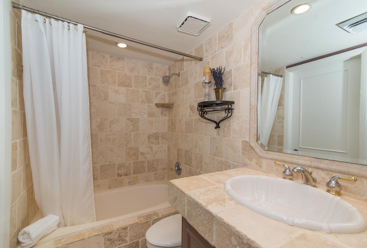 Aqua Bay Club Luxury Condos West Bay Exterior foto